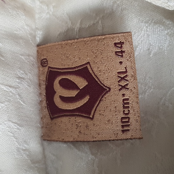 Manyavar Stylish Casual Silk Blend Full Sleeves Kurta Set for Men - Picture 8 of 9